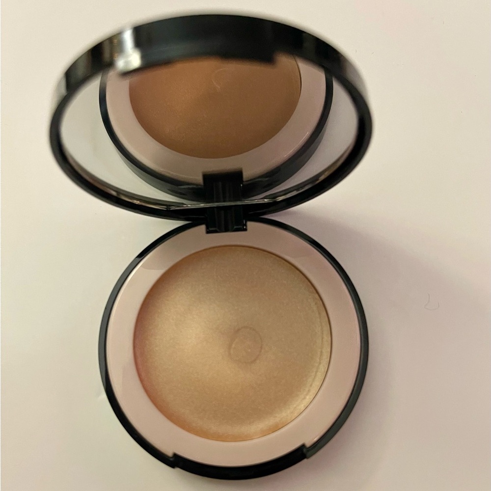 Doll 10 Doll Glow Highliter